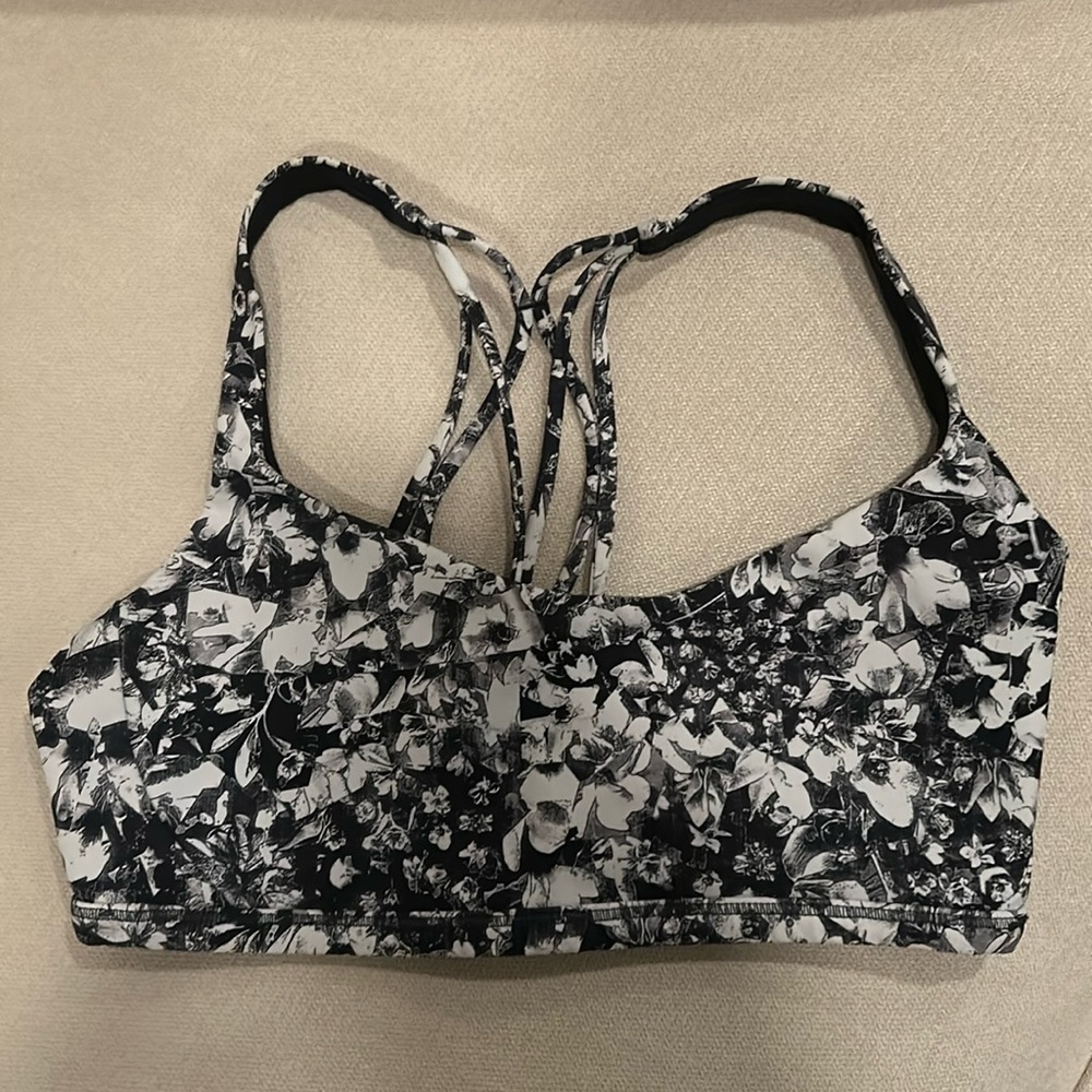 Women’s lululemon floral sports bra size 6